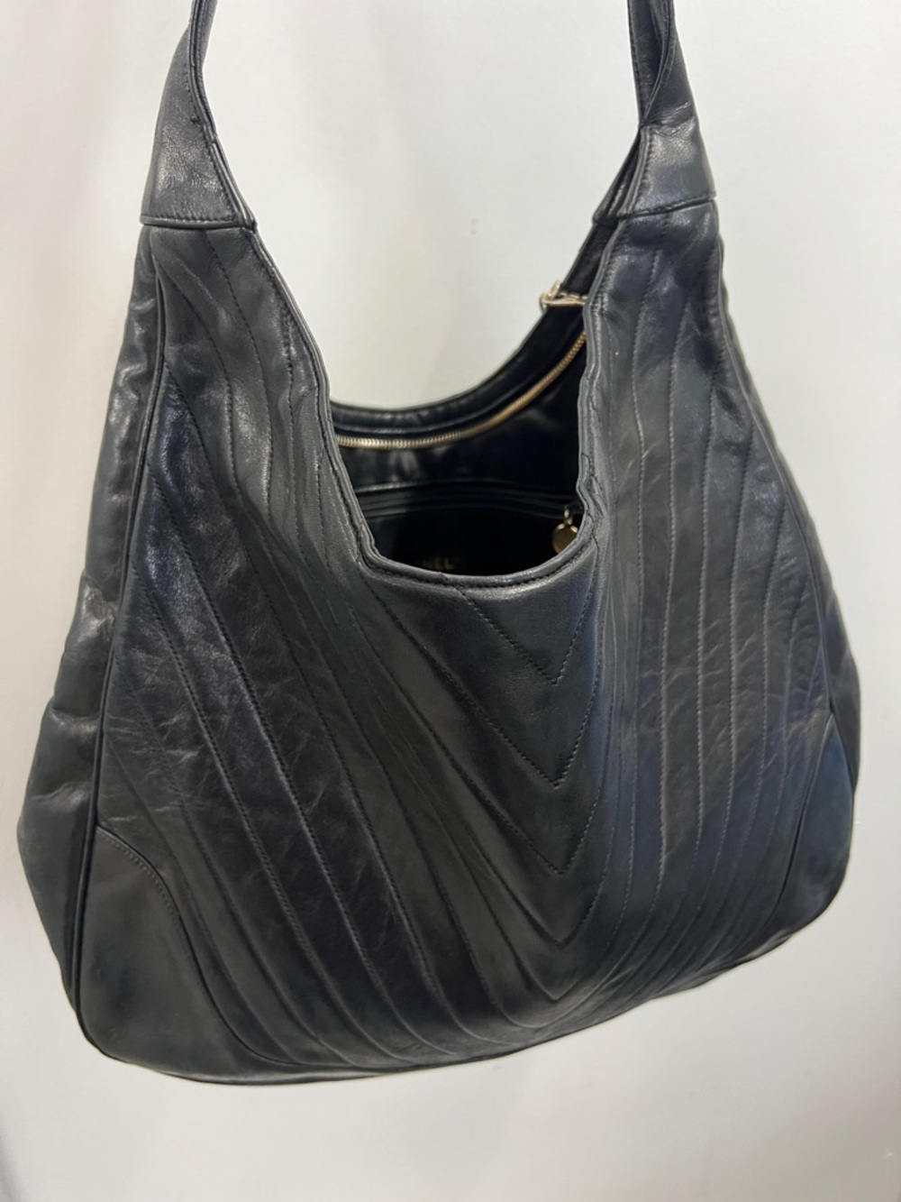 CHANEL CHEVRON VINTAGE TOTE HOBO BAG - Picture 2 of 13